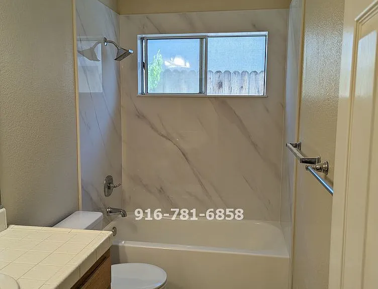 715 Merrill Ct — Photo 9