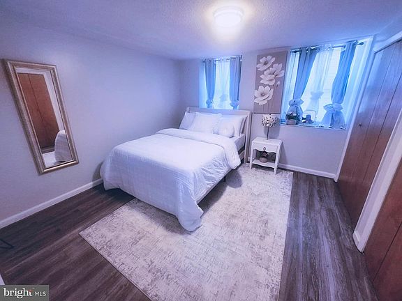 4th image of 1835 Village Green Dr