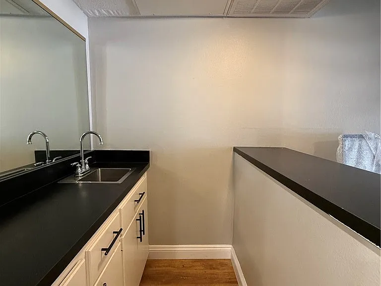 2900 Madison Ave — Photo 6