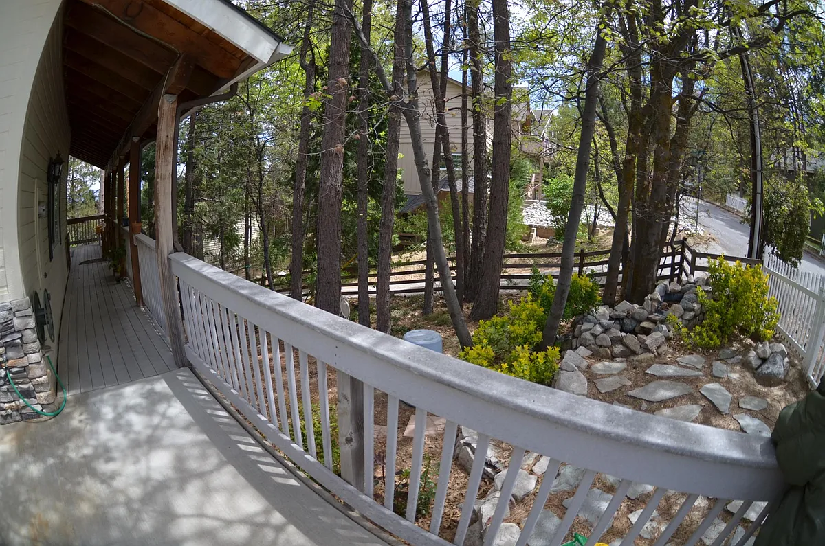 Level entry - Crown Dr