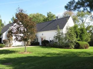 1012 Arrowhead Trl, Aurora, OH 44202