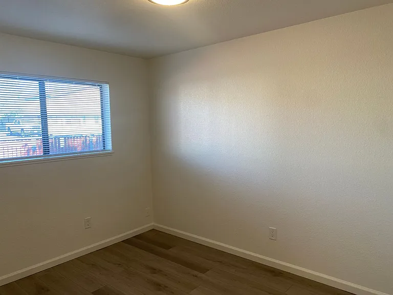 433 Timothy Way — Photo 5