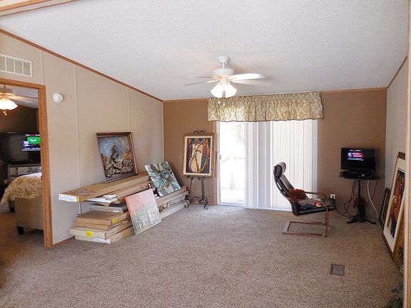 3rd image of 122 N Belmont Dr
