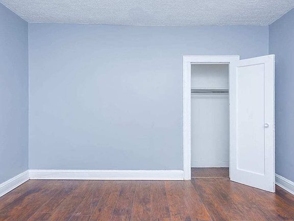 4th image of 3050 33rd St APT 1R