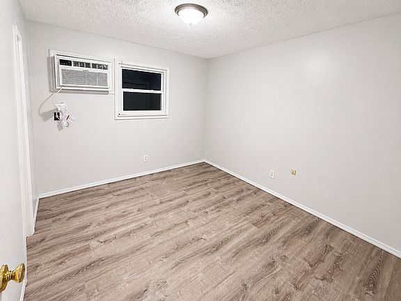 3rd image of 116 Anzie Way APT C-3