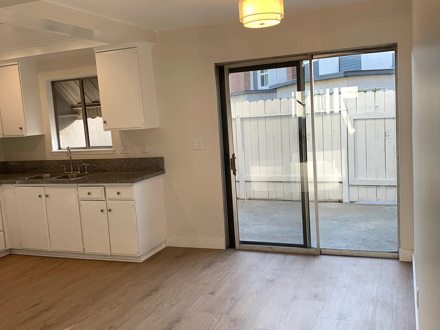 4 bed, 2.5 bath, 1327 sqft, $3,750 — Photo 4