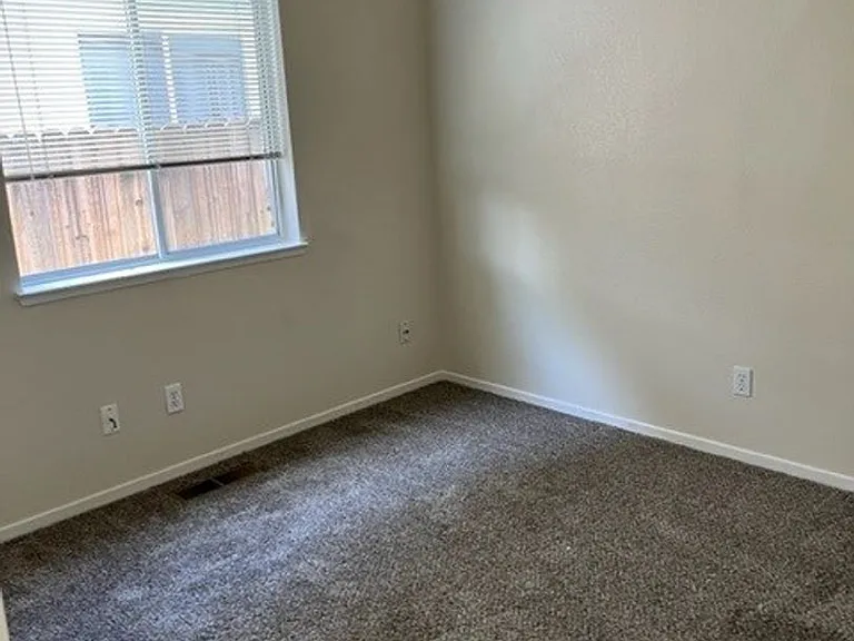 7635 Devonshire Ln — Photo 7