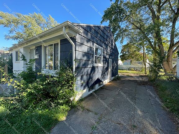 3rd image of 2319 Santa Barbara Dr