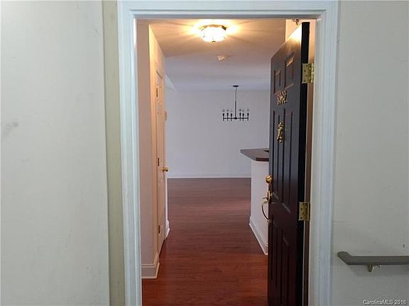 4th image of 6962 Park Place Dr #6