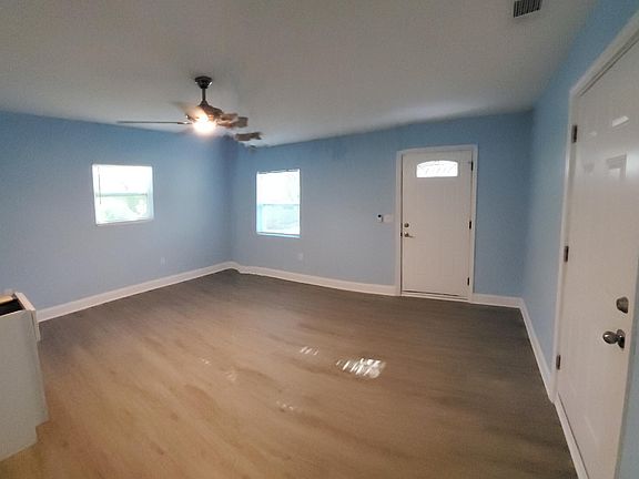 2nd image of 213 Green St N