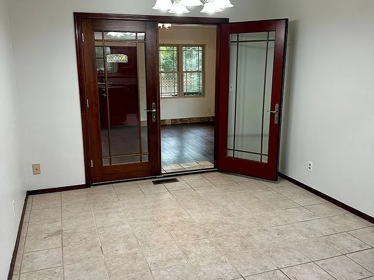 3608 Chatham Ct — Photo 13