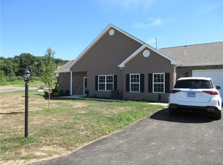 170 Clearwater Dr, Ellwood City, PA 16117