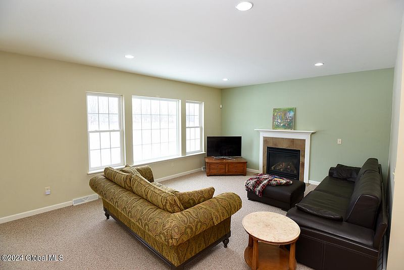 3rd image of 80 Sheldon Drive