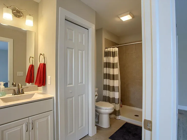 1747 Shady Ln — Photo 21