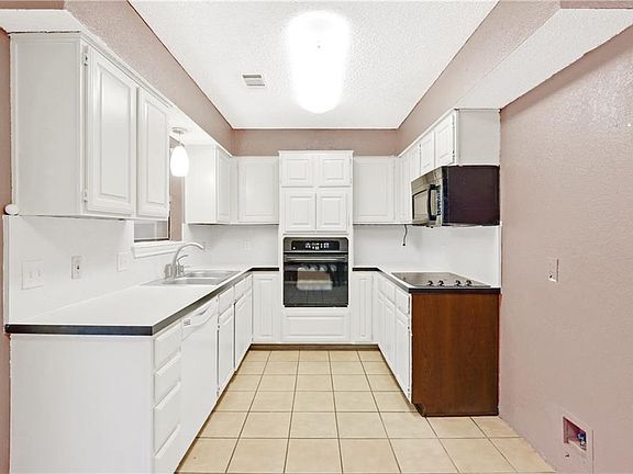 2nd image of 712 Blue Haze Dr