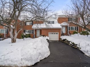 9 April Ln UNIT 9, Lexington, MA 02421