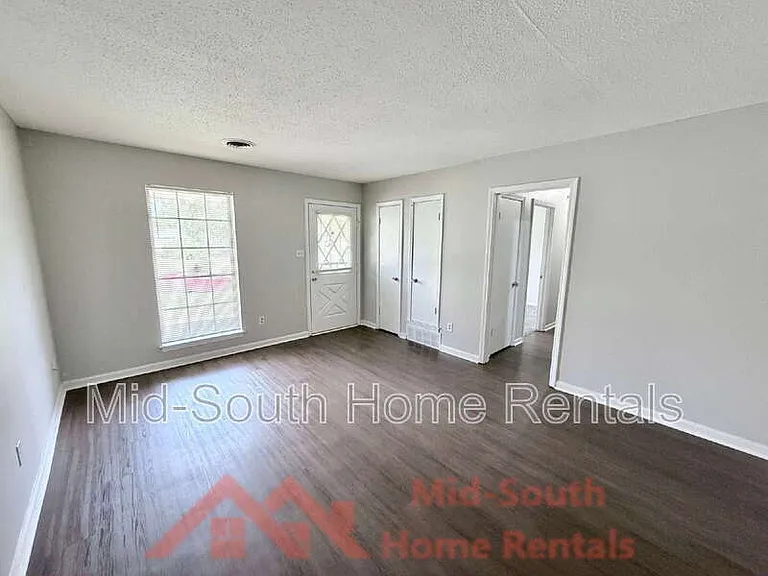 4147 Hallview Dr — Photo 5