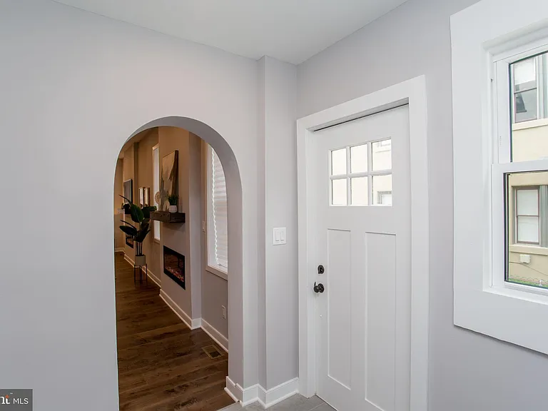 327 Wood St — Photo 20