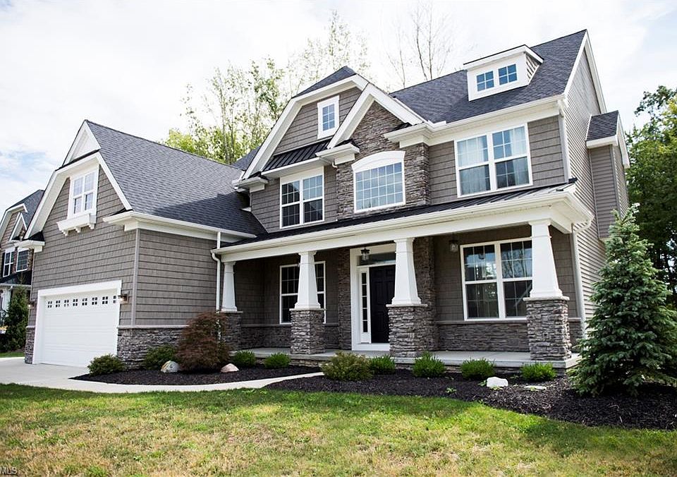 1st image of 32725 Belmont Dr