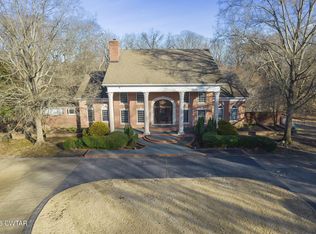 22 Deepwood Dr, Jackson, TN 38305
