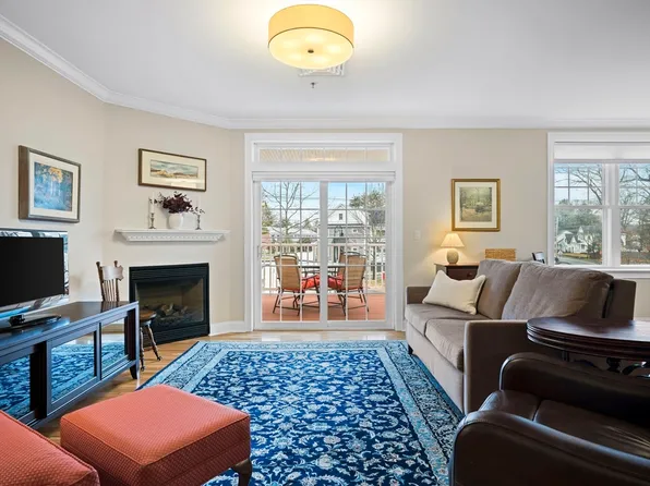 95 Conant St Unit 209, Concord, MA 01742