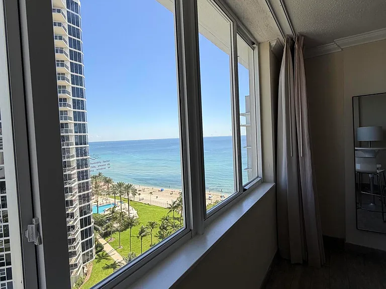19201 Collins Ave #1122 — Photo 14