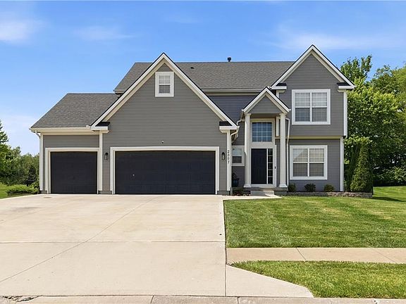 2nd image of 2007 Sequoia Dr