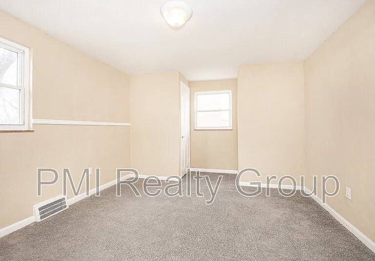645 Babbitt Rd — Photo 14