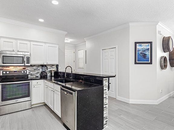 5th image of 7526 15th Ln
