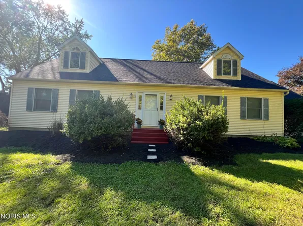 9815 Monclova Rd, Monclova, OH 43542