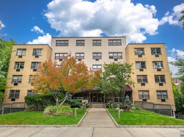 300 Lookout Ave APT C3, Hackensack, NJ 07601