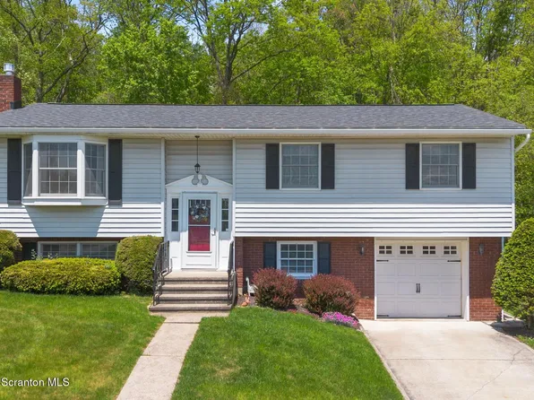 210 Prynn St, Peckville, PA 18452