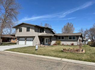 15 6th St S, Carrington, ND 58421