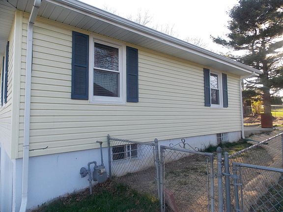 4th image of 1706 Safari Dr