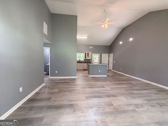 3rd image of 201 Deerfield Ln