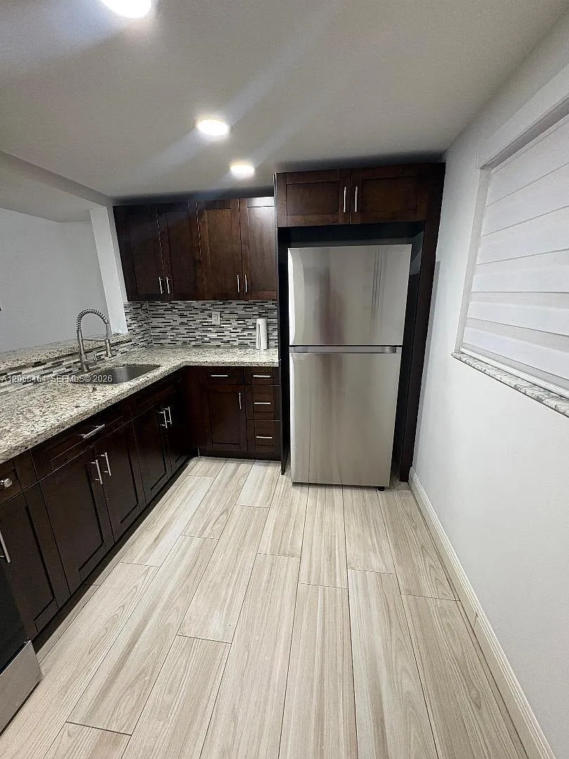 The Horizons Condo #4 — Photo 3