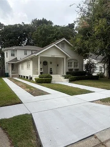 3 bed, 2.5 bath, 2800 sqft, $4,100 — Photo 1