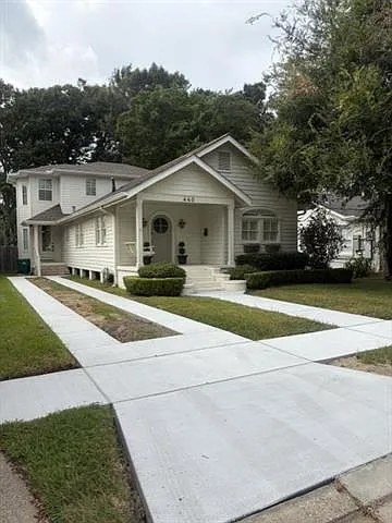 440 Aurora Ave