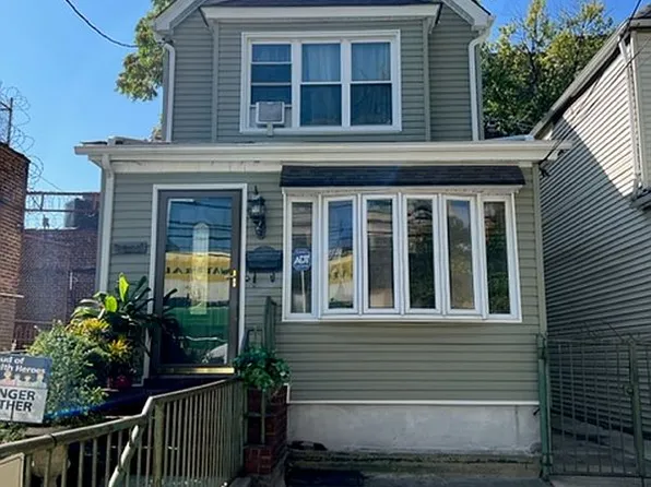 6350 Booth St, Rego Park, NY 11374