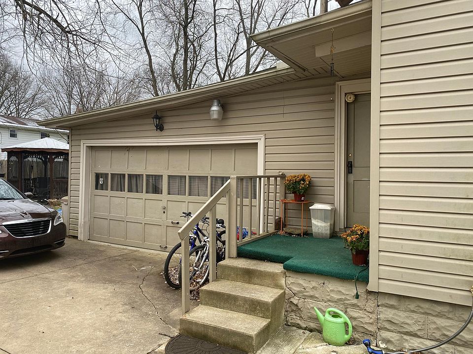 2nd image of 166 Gnau Ave SW