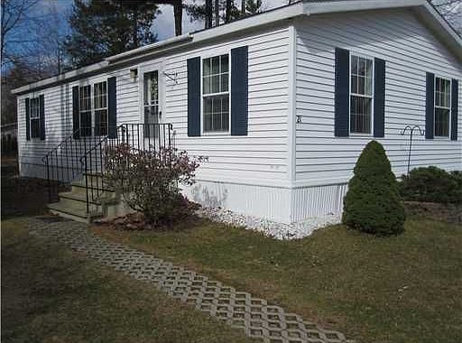 Well cared for 3 bedroom 2 bath home in Atlantic Village