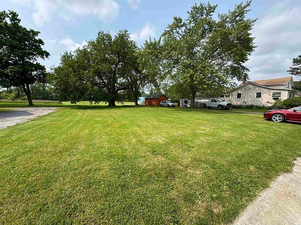 2nd image of 618 E Main St