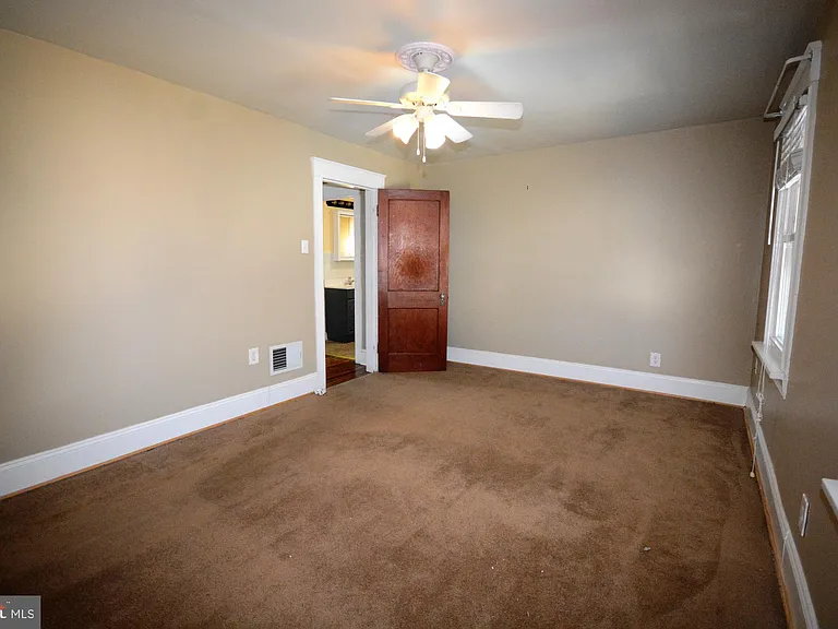 623 Guilford Ave — Photo 18