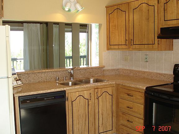 Ashwood Kitchen to DR