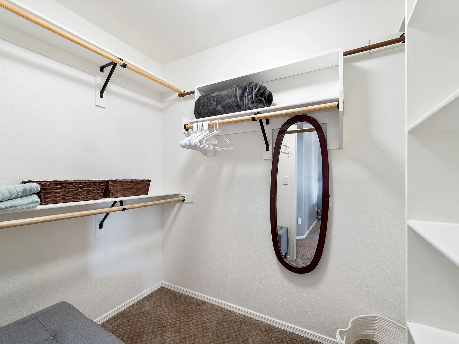 3 bed, 1284 sqft, $2,400 — Photo 4
