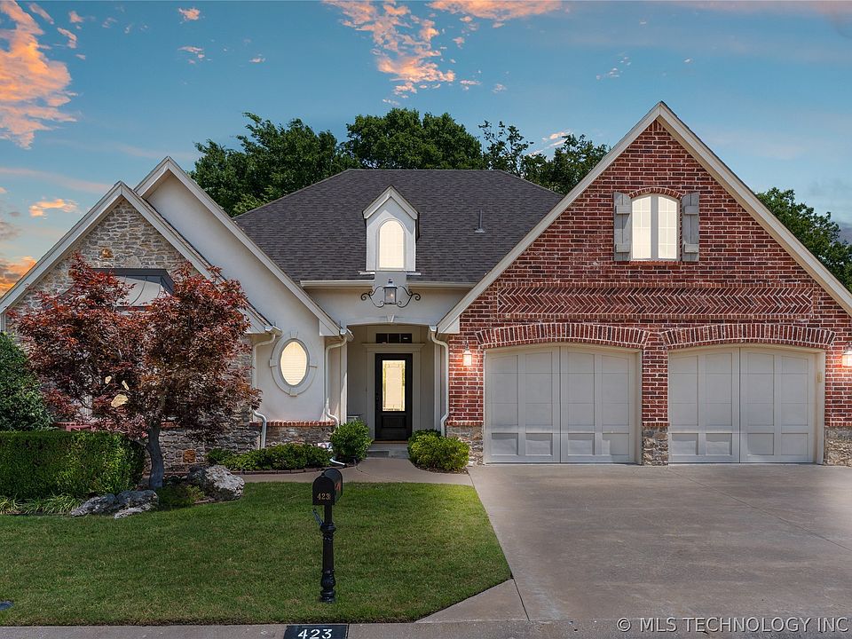 1st image of 423 N Forest Ridge Blvd