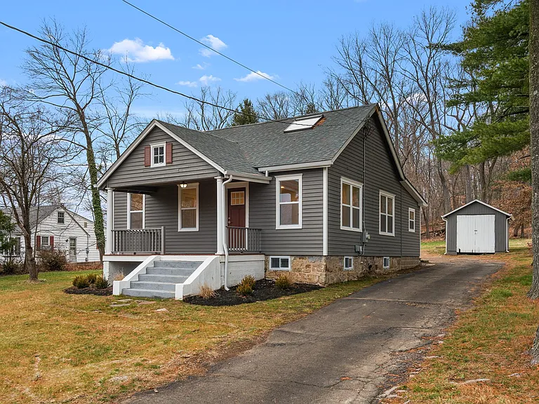 2081 Durham Rd — Photo 2