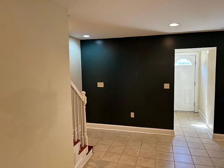 1112 Oates St NE #B — Photo 3