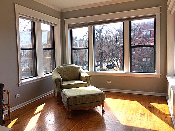 3rd image of 2500 W Eastwood Ave APT 2