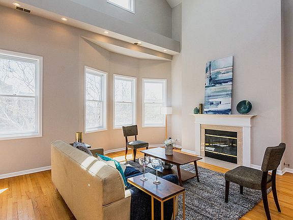 2nd image of 3752 N Clifton Ave #3